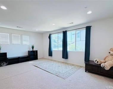 18542 Krameria Avenue - Photo Thumbnail 7