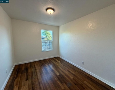 341 S 8th St - Photo Thumbnail 7