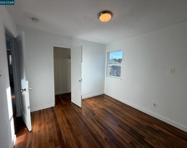 341 S 8th St - Photo Thumbnail 10
