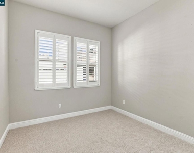 63 Hazel Tree Rdg - Photo Thumbnail 25
