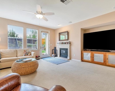 1489 Menton St - Photo Thumbnail 8
