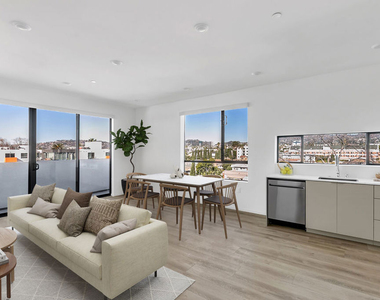 521 N Gramercy Place - Photo Thumbnail 1