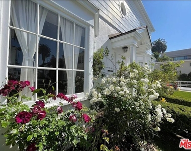423 W Ocean Avenue - Photo Thumbnail 29
