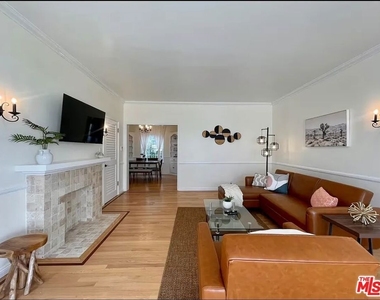 423 W Ocean Avenue - Photo Thumbnail 2