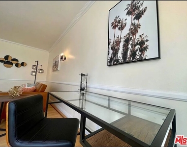 423 W Ocean Avenue - Photo Thumbnail 7