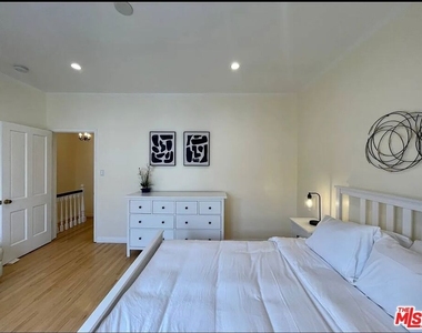 423 W Ocean Avenue - Photo Thumbnail 27