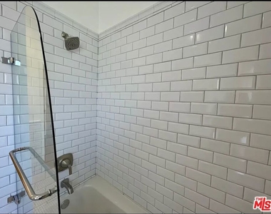 423 W Ocean Avenue - Photo Thumbnail 20