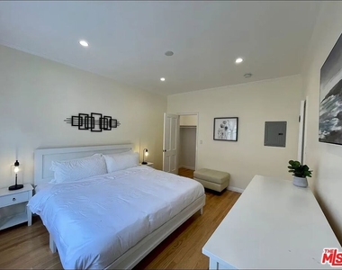 423 W Ocean Avenue - Photo Thumbnail 17