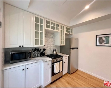 423 W Ocean Avenue - Photo Thumbnail 14