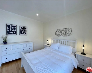 423 W Ocean Avenue - Photo Thumbnail 26