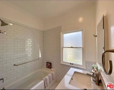 423 W Ocean Avenue - Photo Thumbnail 22