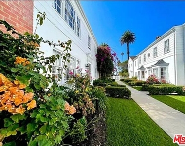 423 W Ocean Avenue - Photo Thumbnail 24