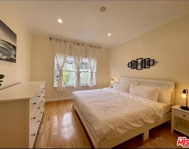 423 W Ocean Avenue - Photo Thumbnail 15