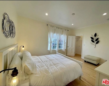 423 W Ocean Avenue - Photo Thumbnail 25