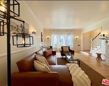 423 W Ocean Avenue - Photo Thumbnail 6