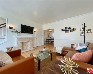 423 W Ocean Avenue - Photo Thumbnail 1
