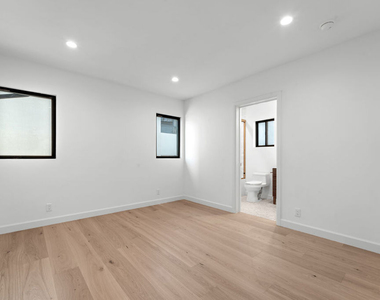 160 N Almont Drive - Photo Thumbnail 9