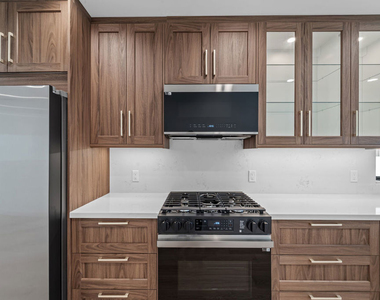 160 N Almont Drive - Photo Thumbnail 4