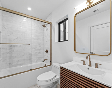 160 N Almont Drive - Photo Thumbnail 10