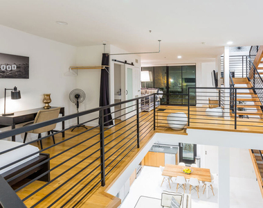 815 Hampton Drive - Photo Thumbnail 5