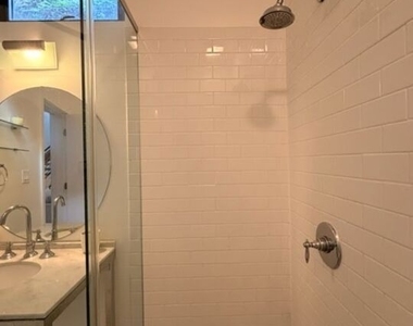815 Hampton Drive - Photo Thumbnail 10