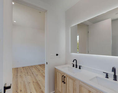 4462 Maplewood Avenue - Photo Thumbnail 14
