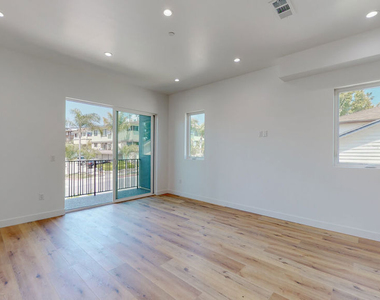 4462 Maplewood Avenue - Photo Thumbnail 7