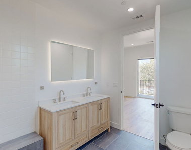 4462 Maplewood Avenue - Photo Thumbnail 20
