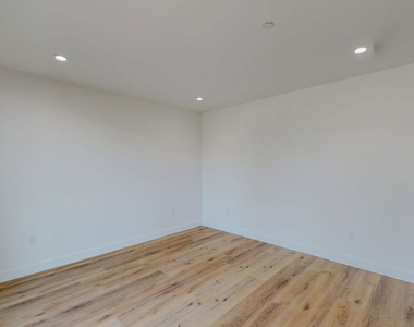 4462 Maplewood Avenue - Photo Thumbnail 25