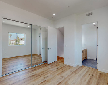 4462 Maplewood Avenue - Photo Thumbnail 16