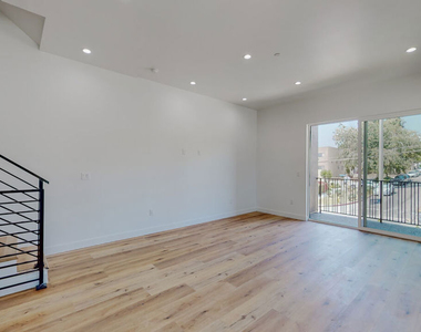 4462 Maplewood Avenue - Photo Thumbnail 6