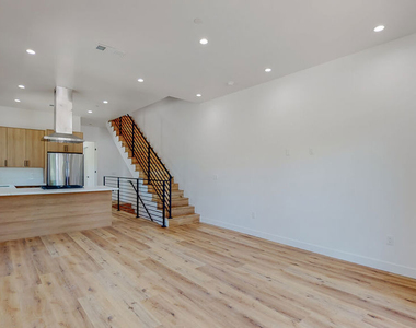 4462 Maplewood Avenue - Photo Thumbnail 1