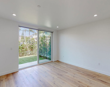 4462 Maplewood Avenue - Photo Thumbnail 29