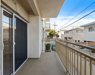 3328 Oakhurst Avenue - Photo Thumbnail 5