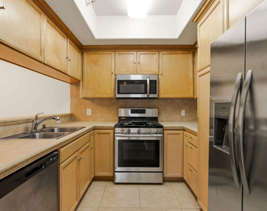 3328 Oakhurst Avenue - Photo Thumbnail 7
