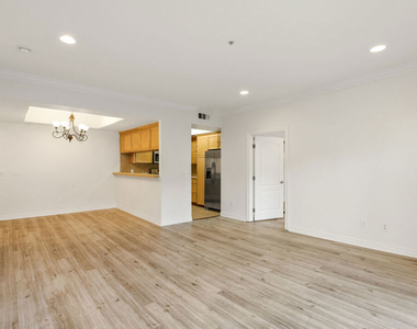 3328 Oakhurst Avenue - Photo Thumbnail 3