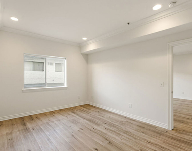 3328 Oakhurst Avenue - Photo Thumbnail 15