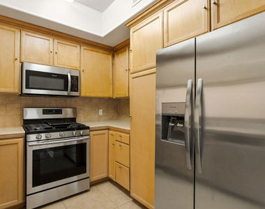 3328 Oakhurst Avenue - Photo Thumbnail 8