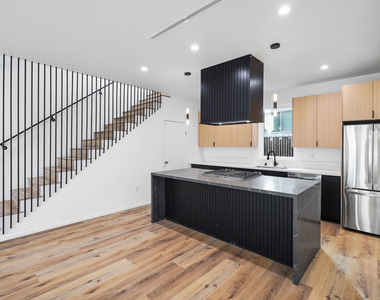 839 N Mccadden Pl - Photo Thumbnail 1