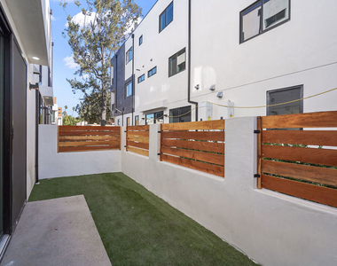 839 N Mccadden Pl - Photo Thumbnail 29