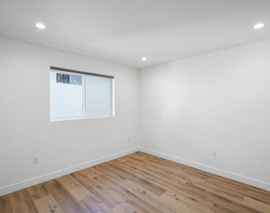 839 N Mccadden Pl - Photo Thumbnail 13