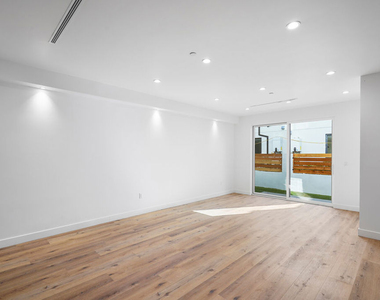 839 N Mccadden Pl - Photo Thumbnail 6