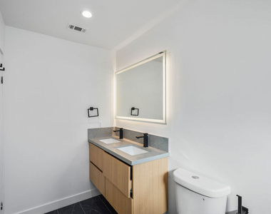839 N Mccadden Pl - Photo Thumbnail 11