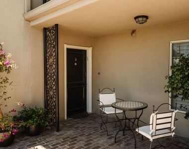 1219 Sunset Plaza Drive - Photo Thumbnail 18