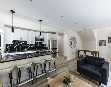 9024 Phyllis Avenue - Photo Thumbnail 2