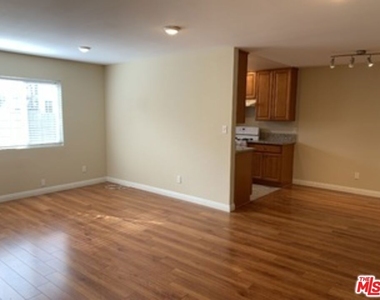 6911 Agnes Avenue - Photo Thumbnail 2