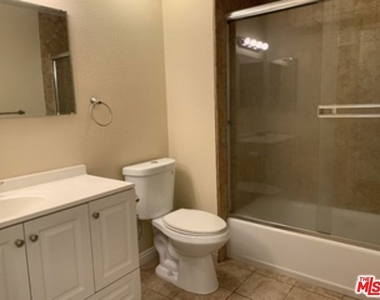 6911 Agnes Avenue - Photo Thumbnail 8