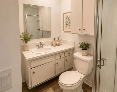 18366 Collins Street - Photo Thumbnail 4