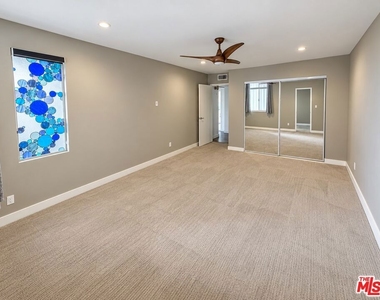 1230 Horn Avenue - Photo Thumbnail 5