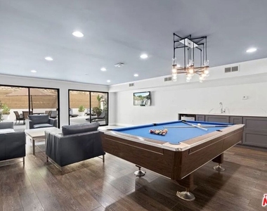 1230 Horn Avenue - Photo Thumbnail 9